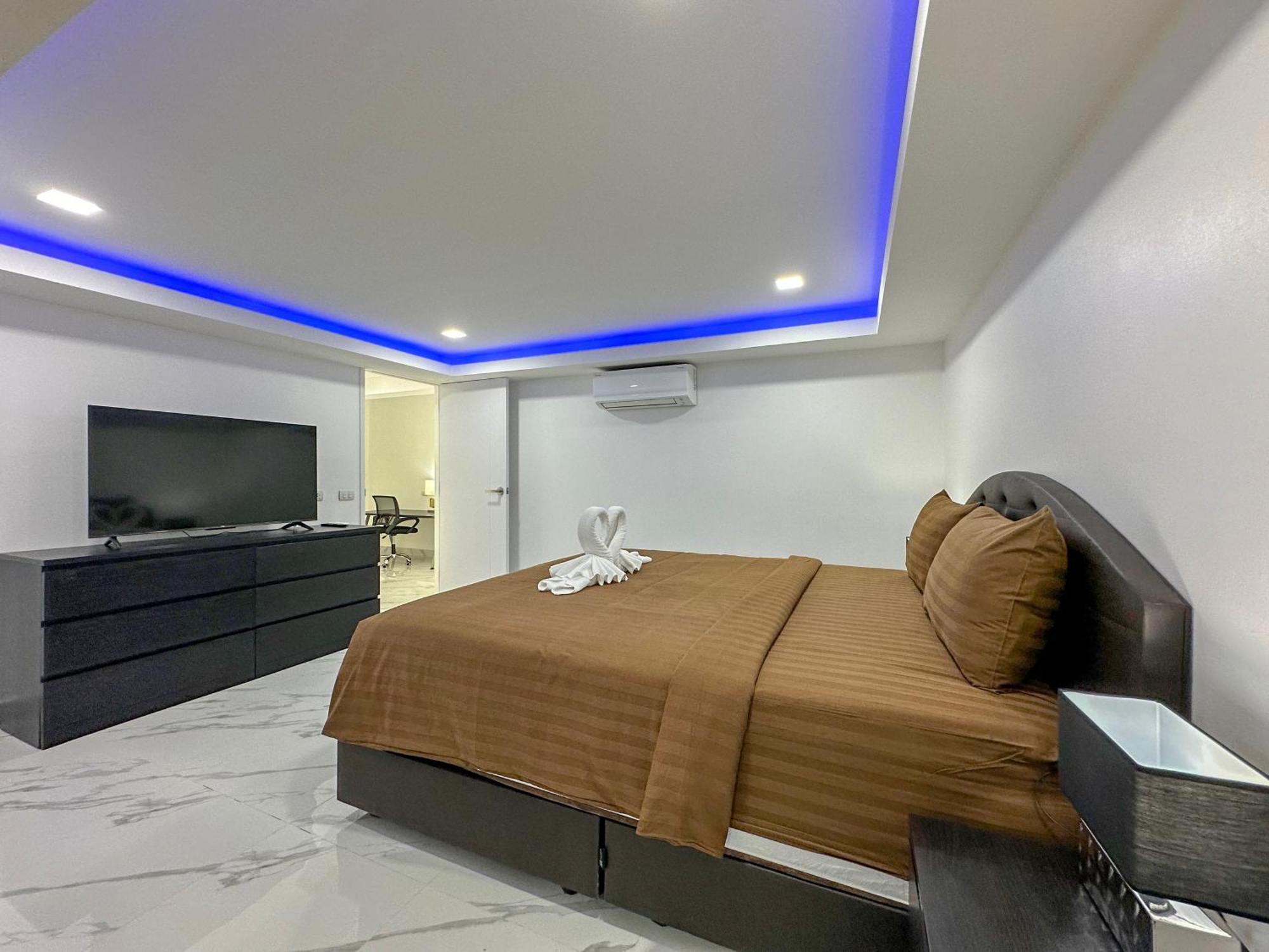 Stunning Beachfront View Luxurious Apartment 40 Bãi biển Jomtien Ngoại thất bức ảnh