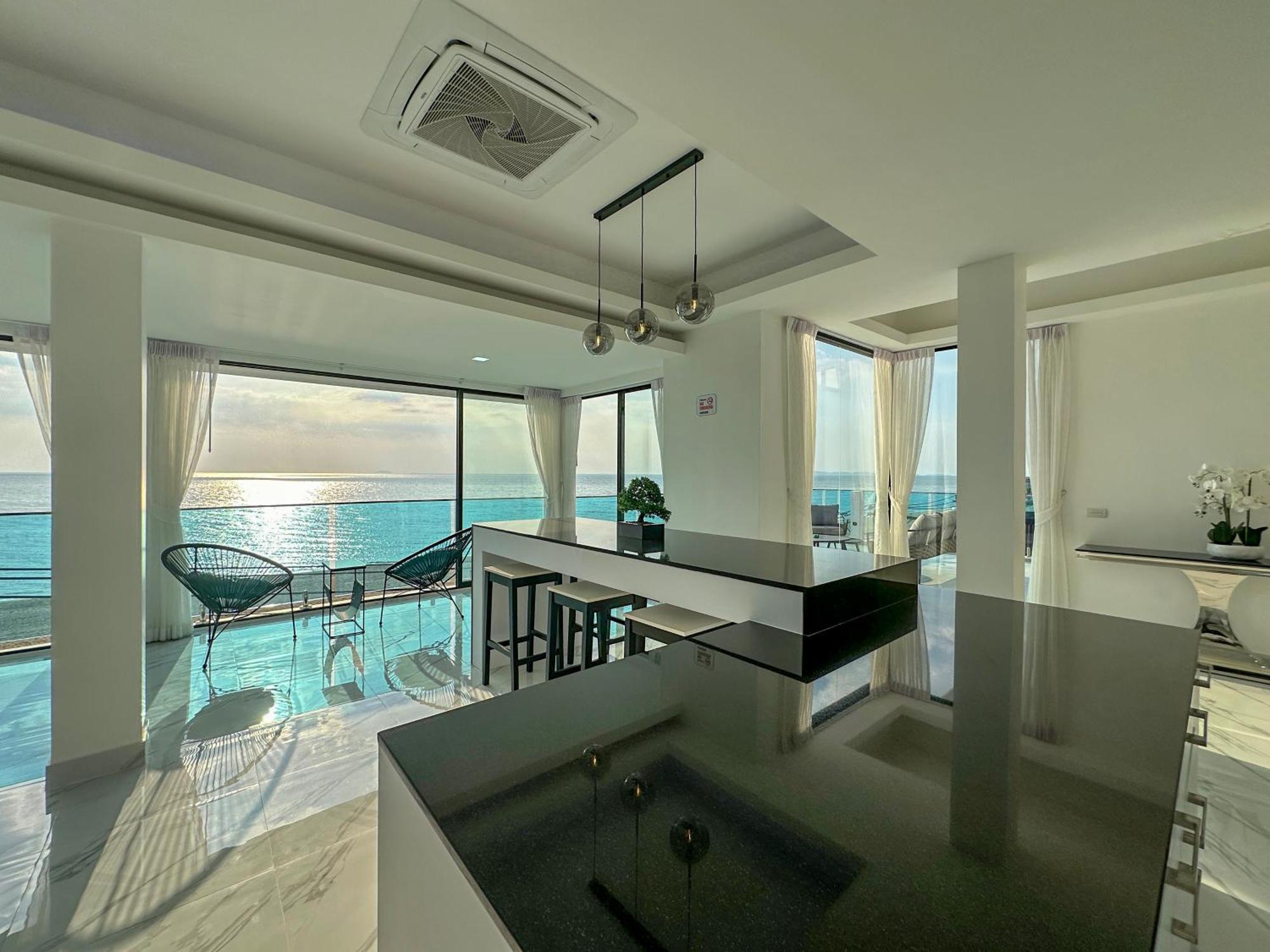 Stunning Beachfront View Luxurious Apartment 40 Bãi biển Jomtien Ngoại thất bức ảnh