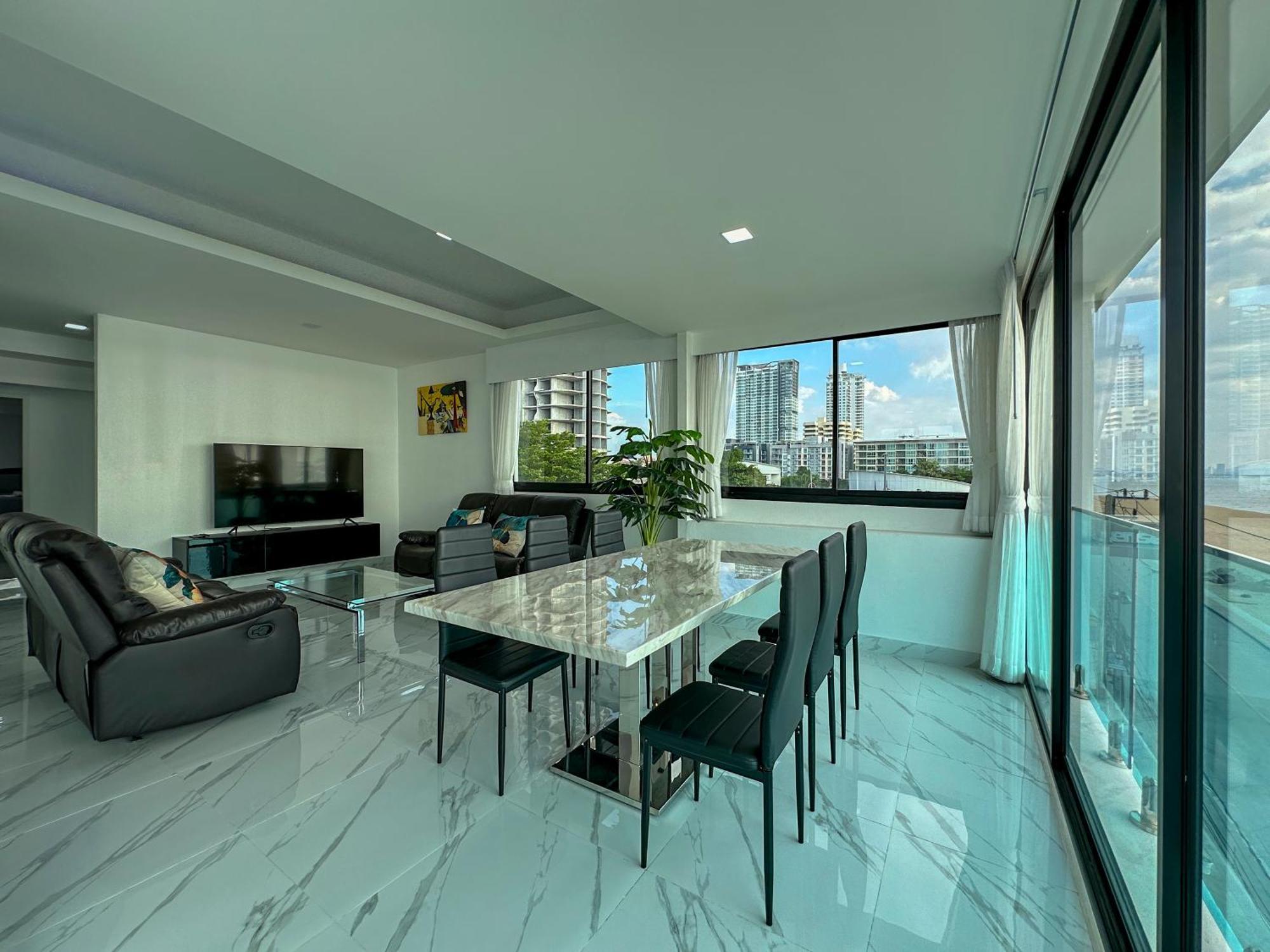 Stunning Beachfront View Luxurious Apartment 40 Bãi biển Jomtien Ngoại thất bức ảnh